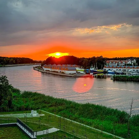 Premium Apartment Eye On Baltic Sea With Panoramic View - Pool & Sauna - Air Conditioning - Free Underground Parking *